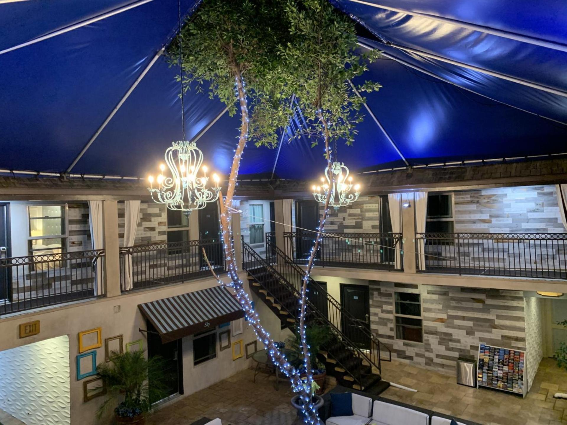 L.A. Sky Boutique Hotel — Photos 1